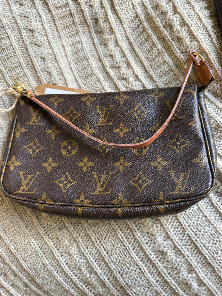 Pochette Monogram Canvas