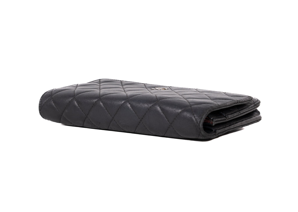 Chanel WOC dunkelblau