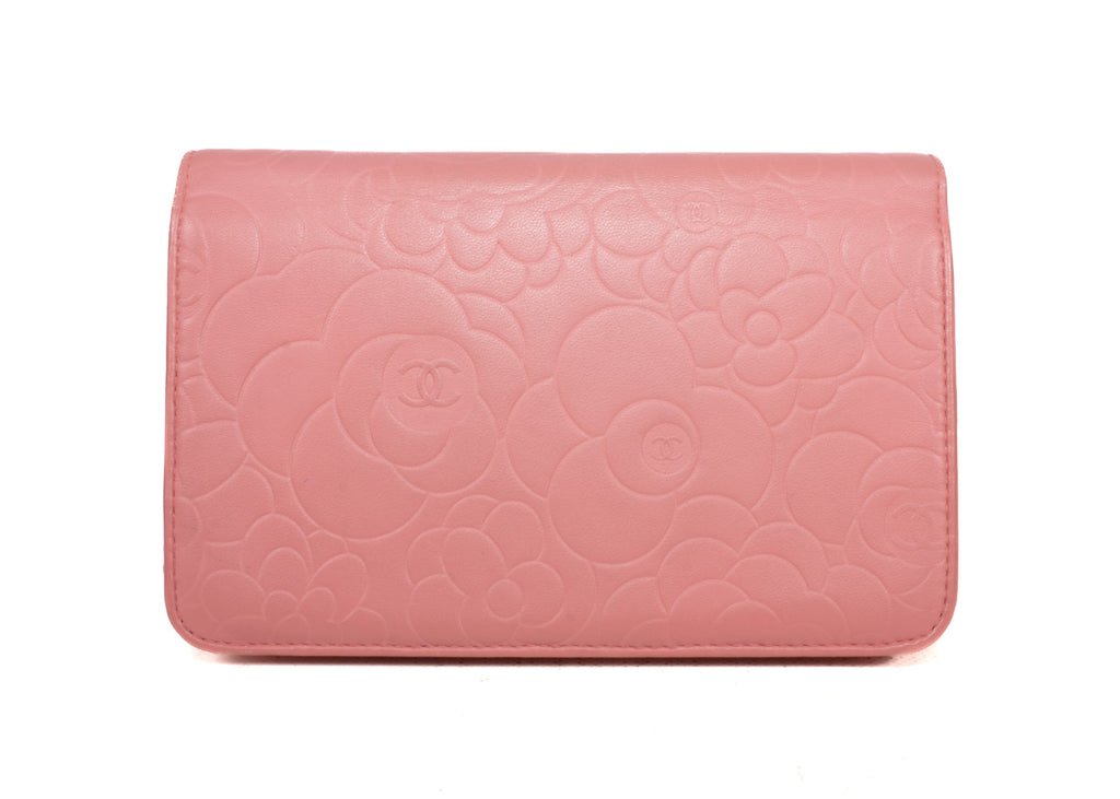 Chanel WOC Camellia rosa