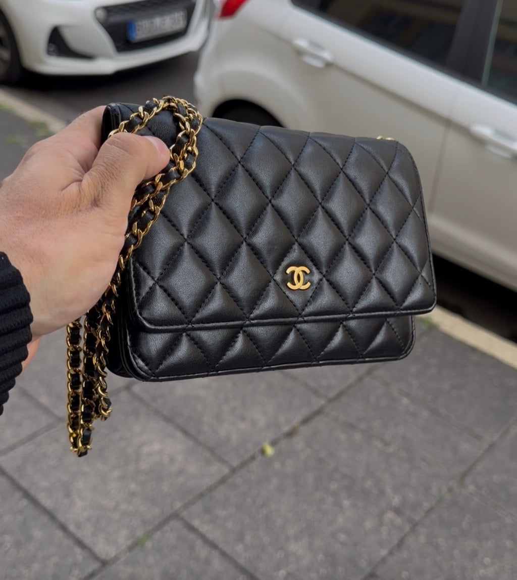 Chanel WOC schwarz GHW