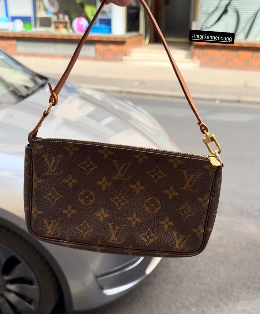 Pochette Monogram Canvas