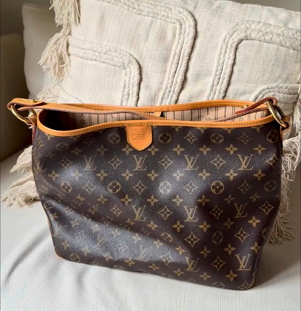 Delightful Monogram Canvas MM