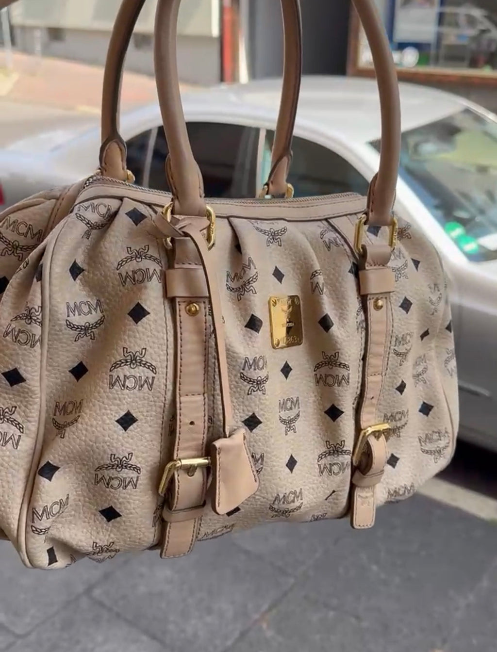 MCM Visetos beige Schultertasche