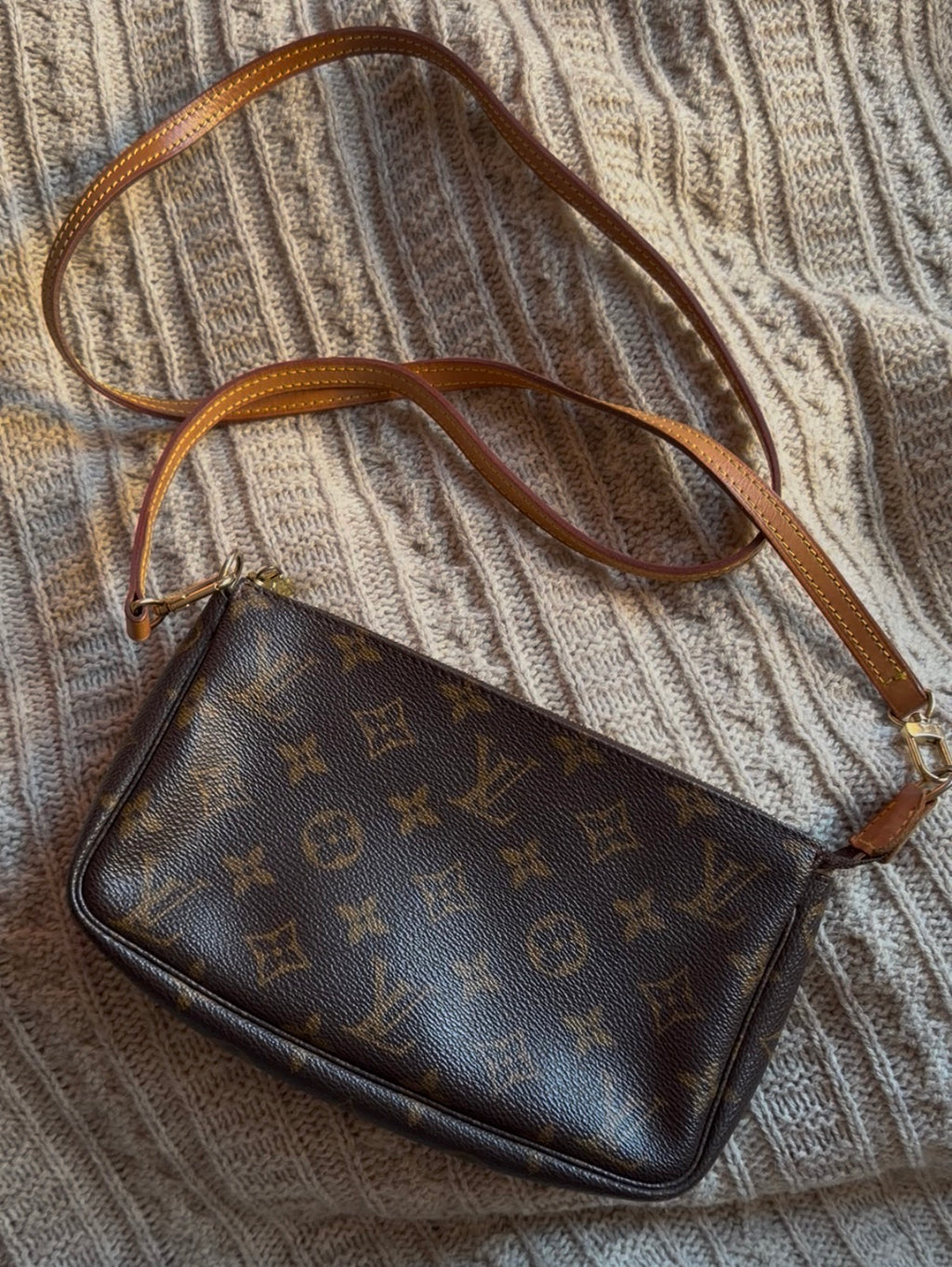 Pochette Monogram Canvas