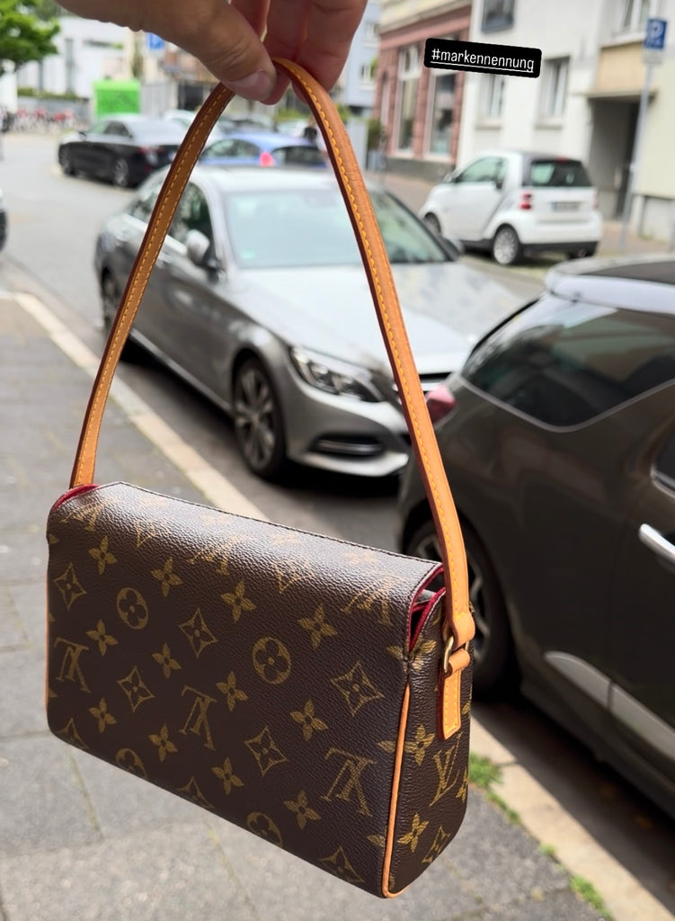 Pochette Monogram Canvas